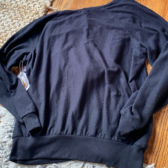 NEW✨Luxurious Black Sweater Hoodie - Picture 4 of 10